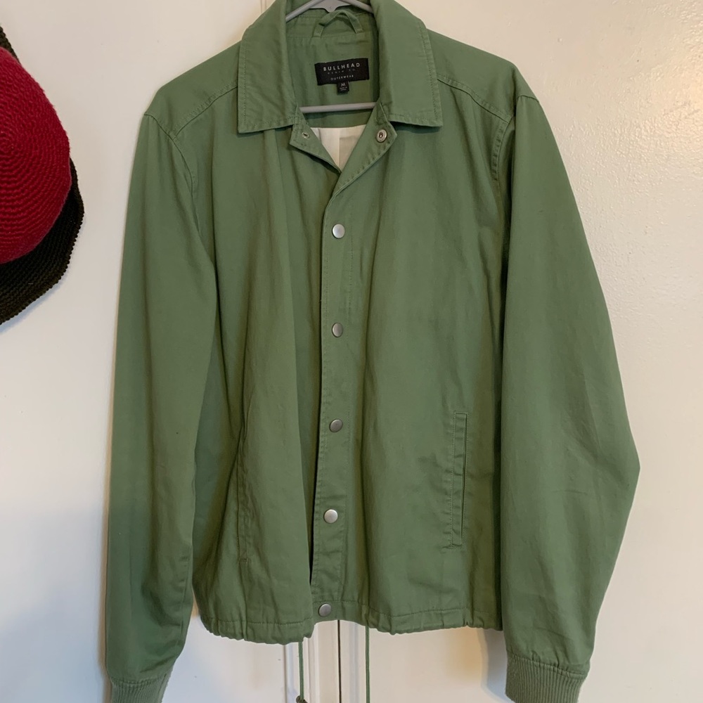 Sage Green - light green. Long jacket with adjustable rope and big pockets!
